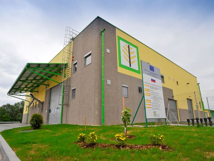 Centre for waste treatment