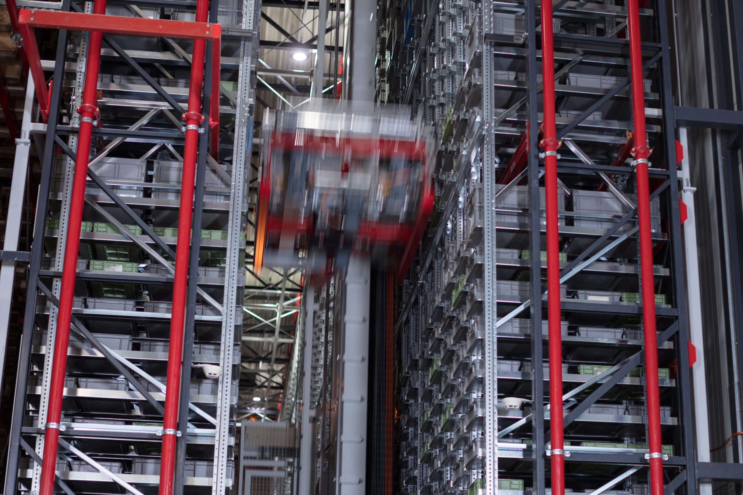 Miniload automated warehouse for boxes | Riko
