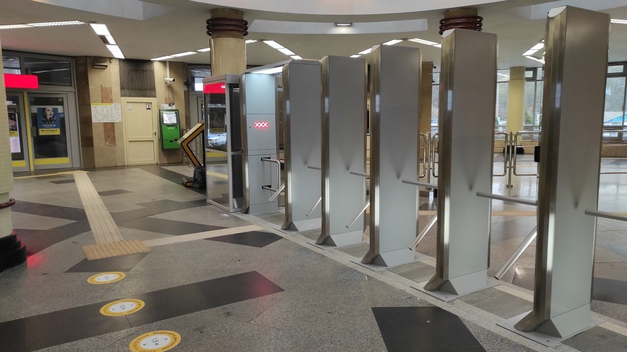 200115600118_195357