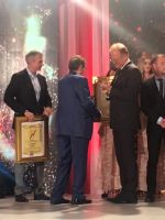 Janez Škrabec wird die Auszeichnung »Manager des Jahres« verliehen