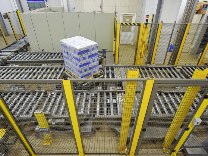 Storage and distribution centre