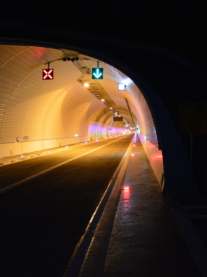 Supply and installation of electro-mechanical equipment in the tunnel STEN